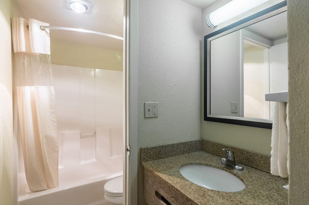 Oyo Townhouse Dodge City Ks المظهر الخارجي الصورة