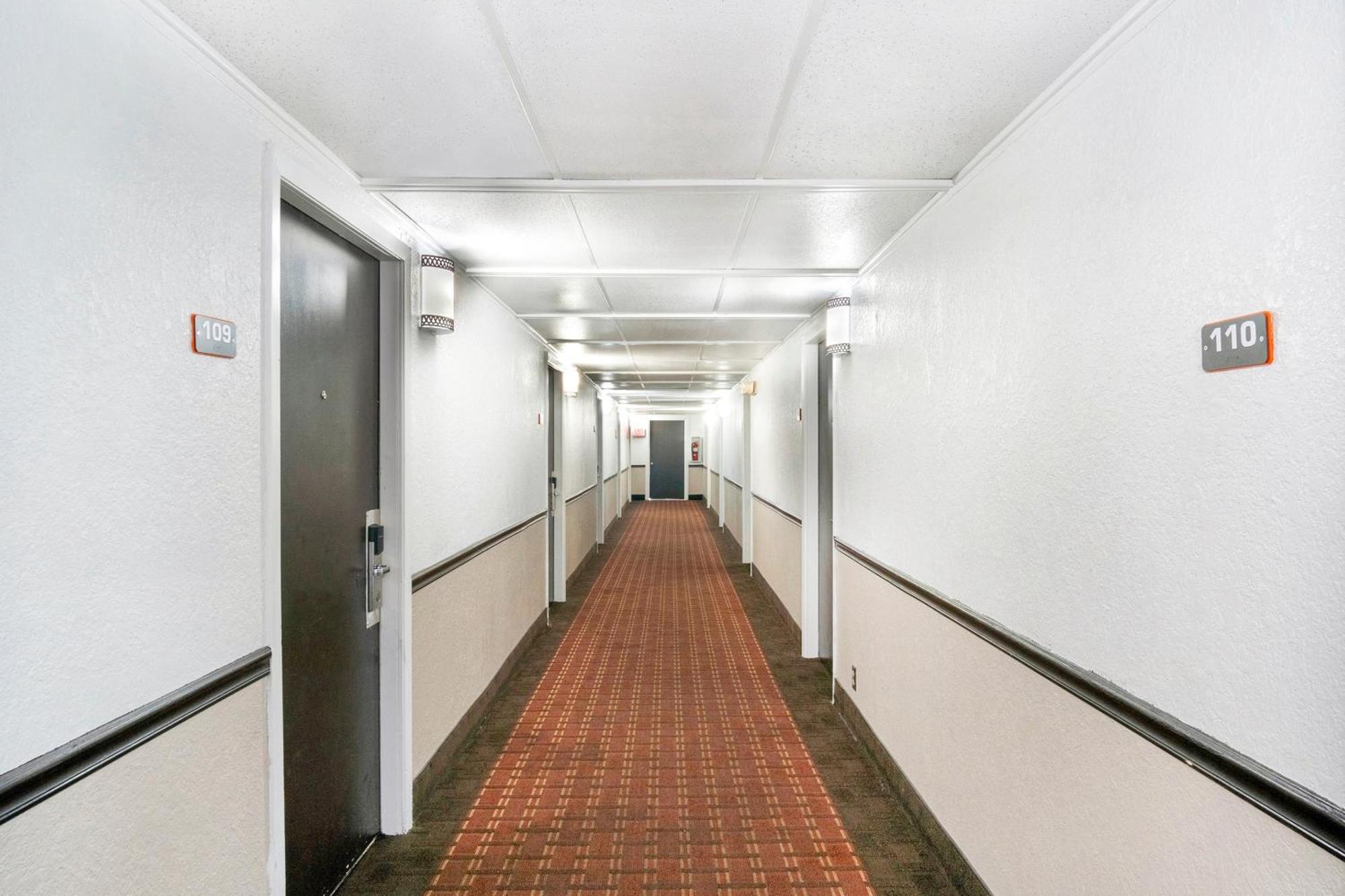 Oyo Townhouse Dodge City Ks المظهر الخارجي الصورة