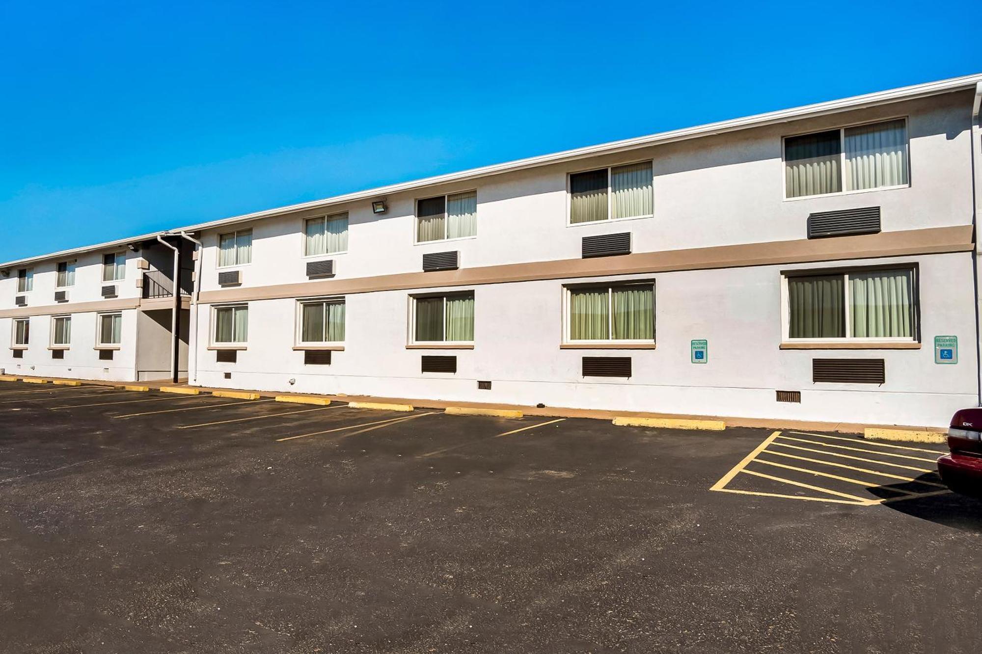 Oyo Townhouse Dodge City Ks المظهر الخارجي الصورة