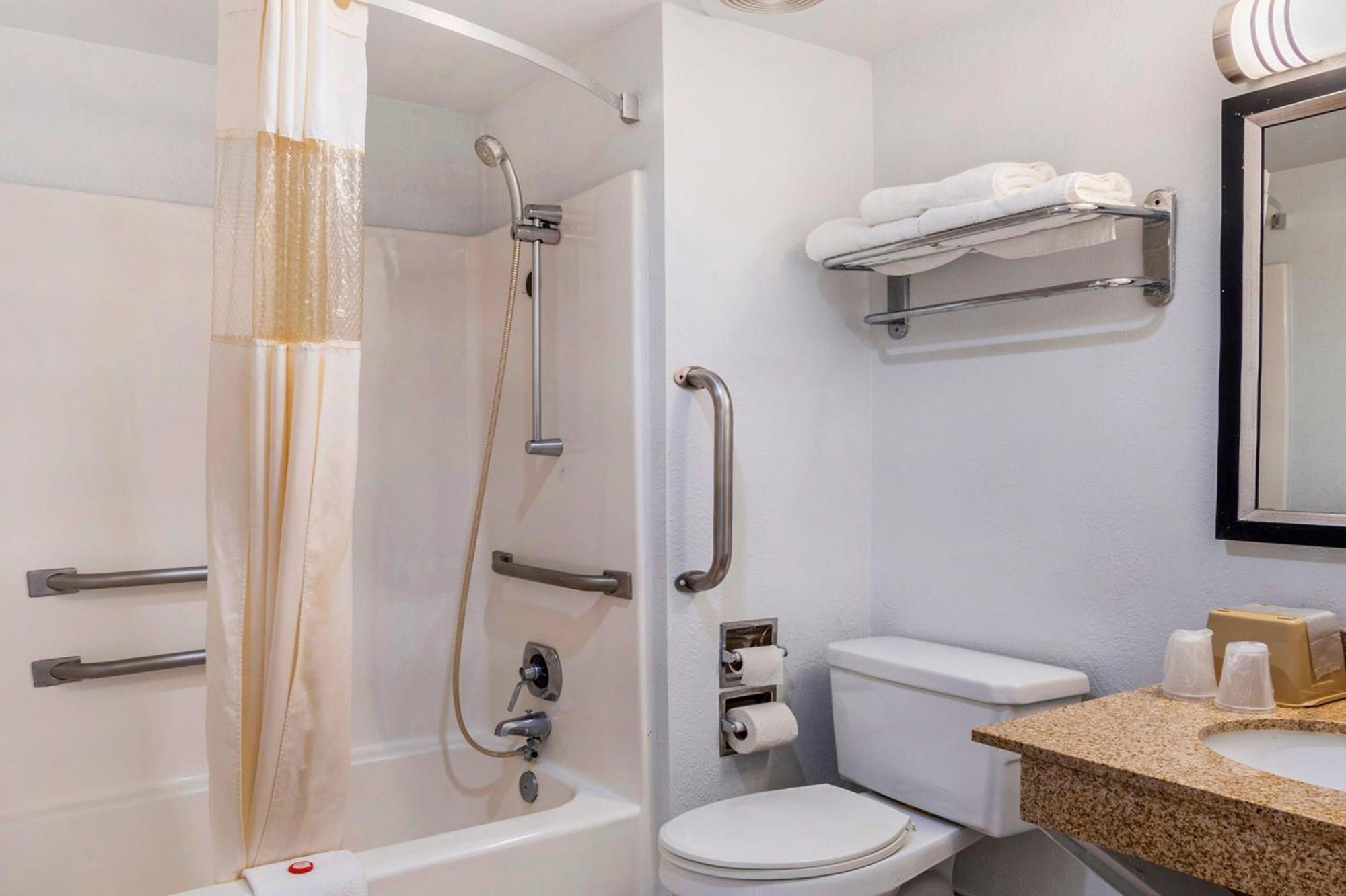 Oyo Townhouse Dodge City Ks المظهر الخارجي الصورة
