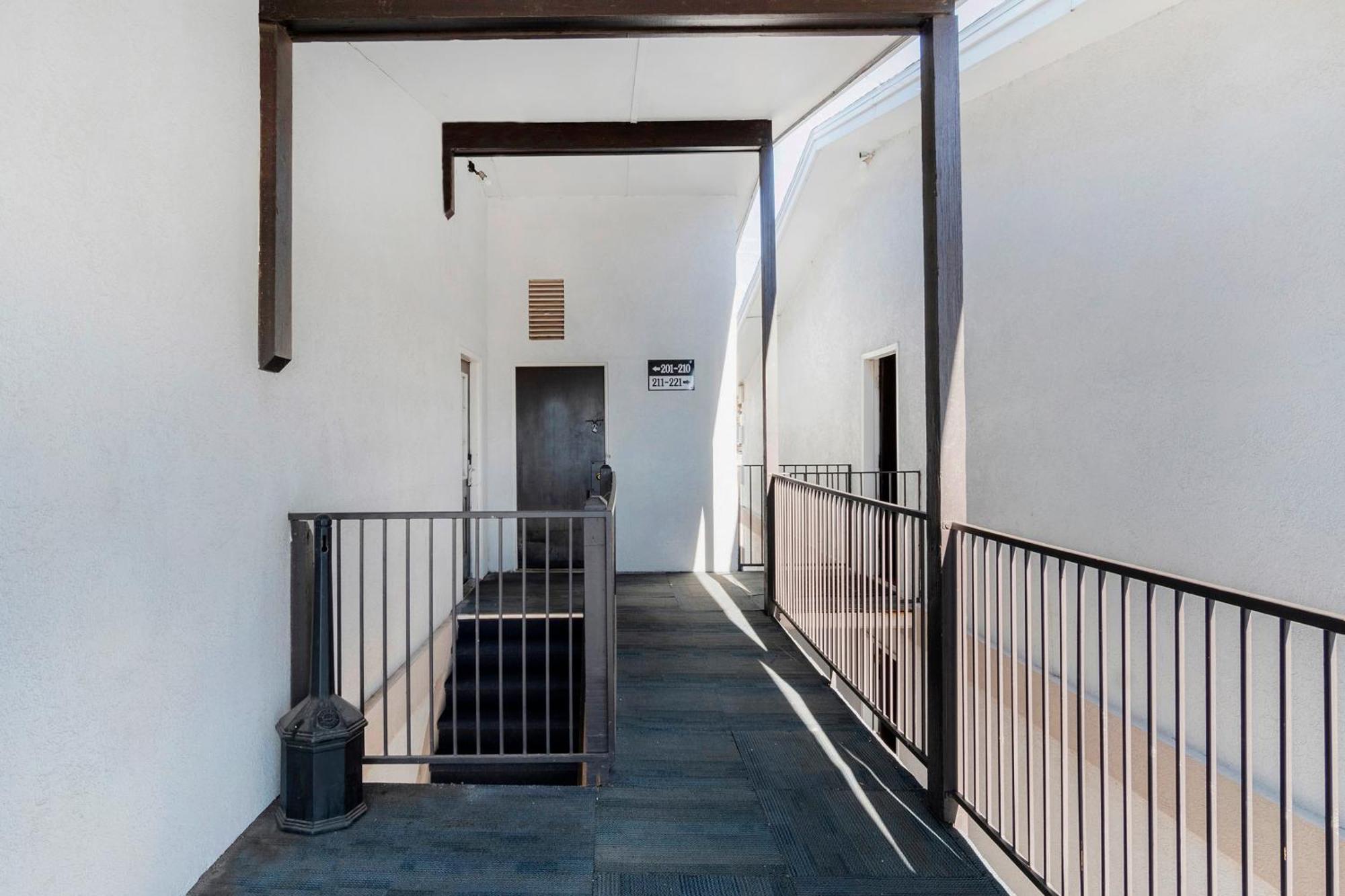 Oyo Townhouse Dodge City Ks المظهر الخارجي الصورة