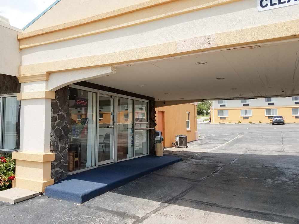 Oyo Townhouse Dodge City Ks المظهر الخارجي الصورة