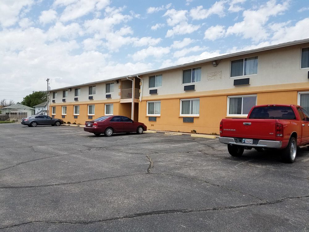 Oyo Townhouse Dodge City Ks المظهر الخارجي الصورة